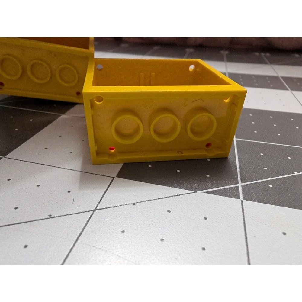 Lego‎ Branded Window & Door lot two yellow red replacement part